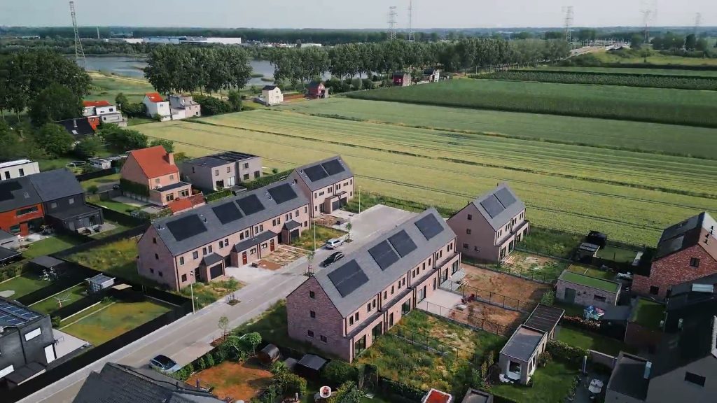 Чотири блоки крізь негоду
